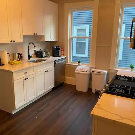 Homestay B&B In Boston - 3 Locations In Dorchester Exterior photo